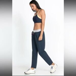 Calme by Johnny Was Mix Nylon
Taper Leg Pant size L $148 Tan/Gray